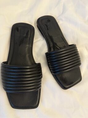Black Ribbed Slide Sandals - Women